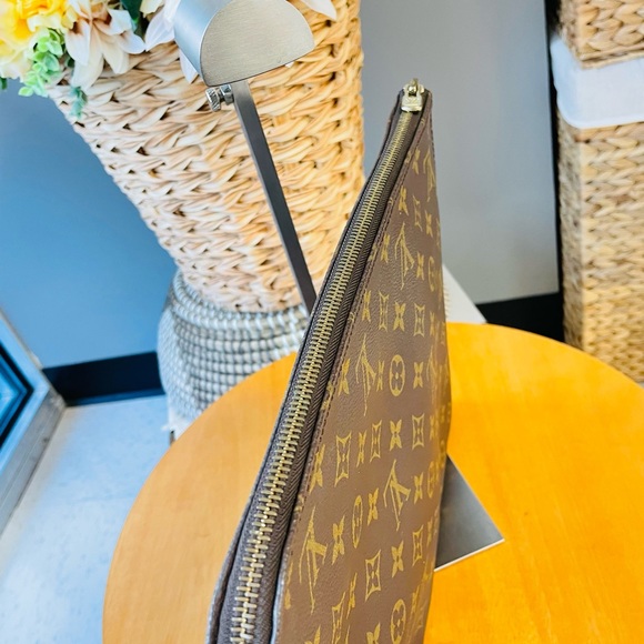 LOUIS VUITTON DOCUMENT CLUTCH IN MONOGRAM TH0910 FINAL SALE - Picture 8 of 12